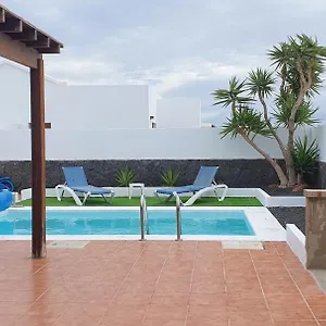 Super Detached Private Near The Beach- Heated Pool-wifi-uk Tv Playa Blanca (Lanzarote)
